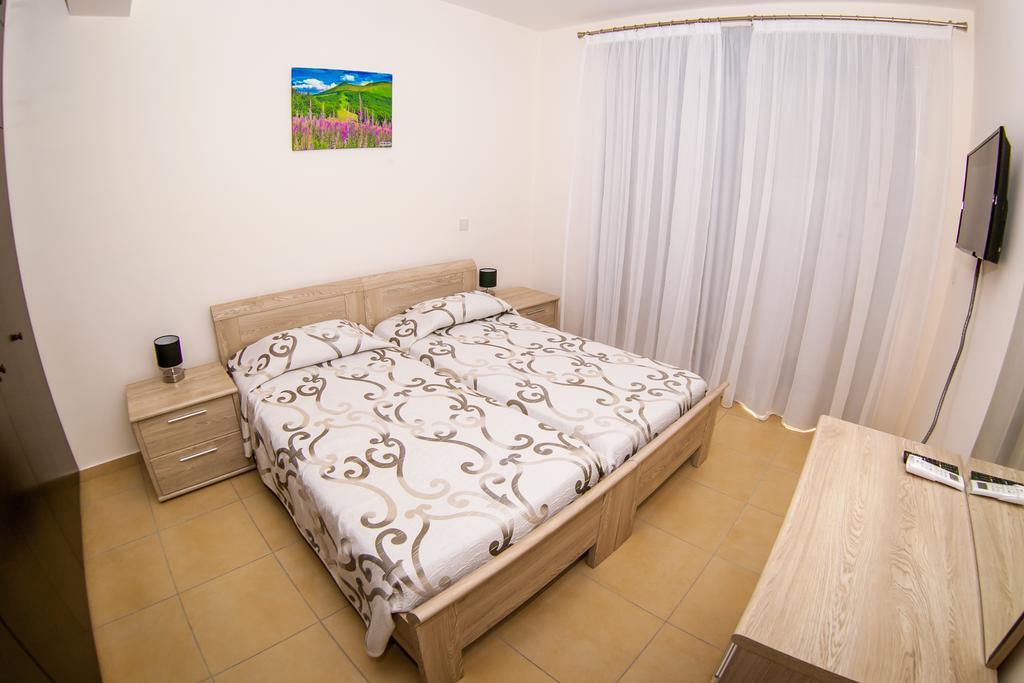 New Day Apartments Paphos Kamer foto