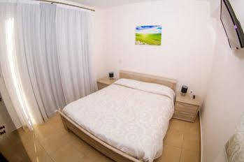 New Day Apartments Paphos Buitenkant foto